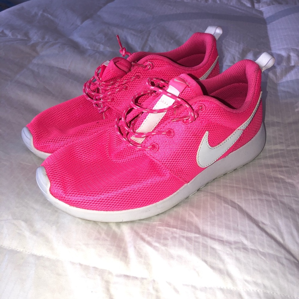 Women’s/Kid’s Nike Roshe
